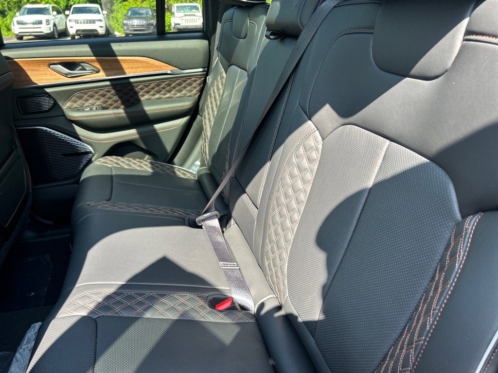 2025 Jeep Grand Cherokee Summit Reserve