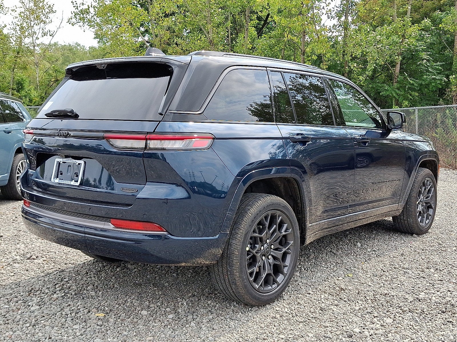 2027 Jeep Grand Cherokee Summit