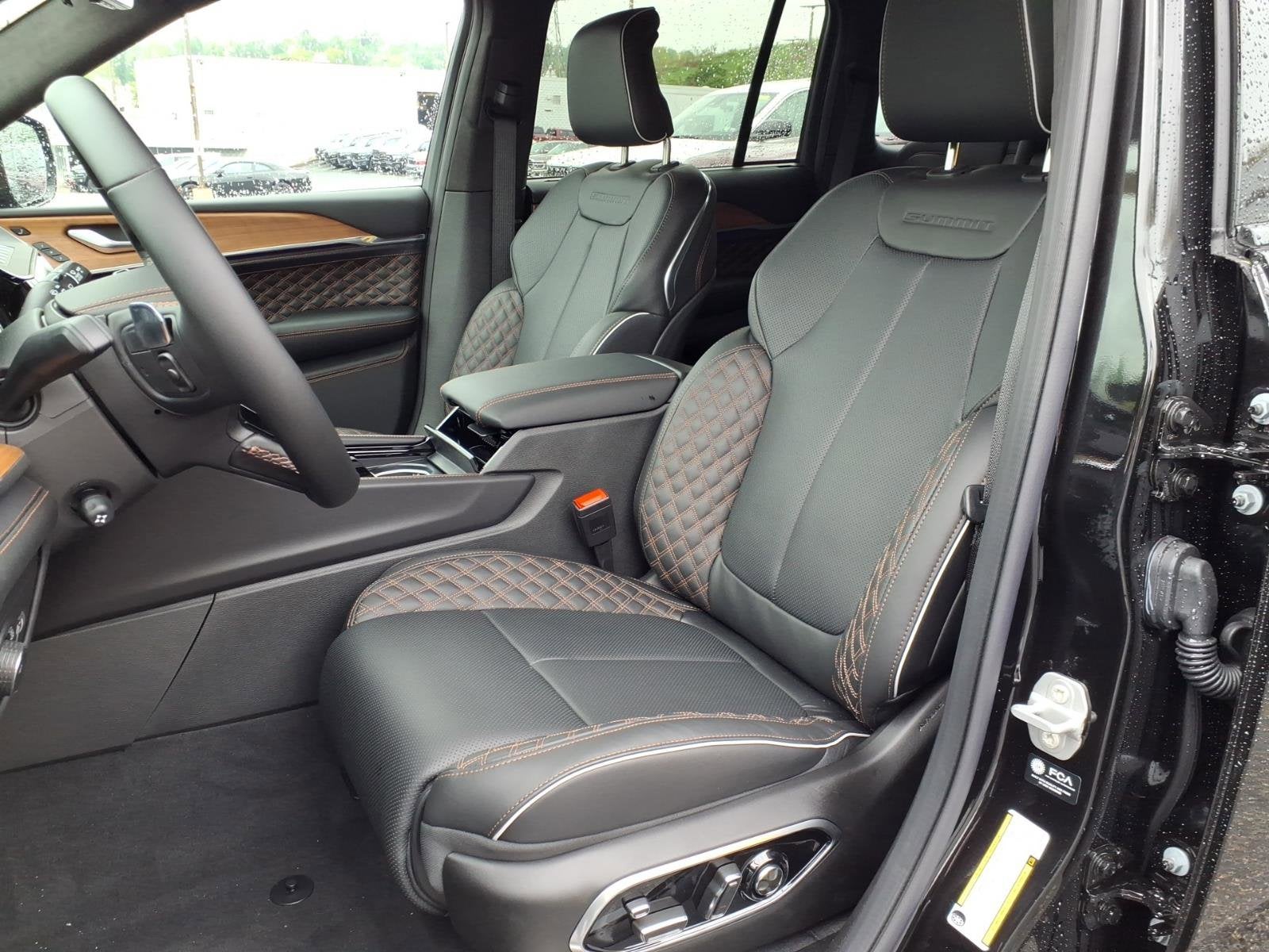 2026 Jeep Grand Cherokee Summit
