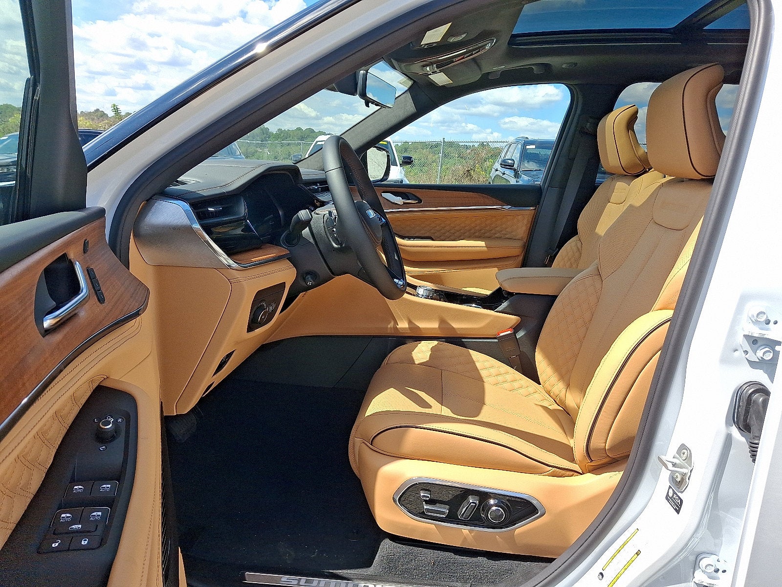 2027 Jeep Grand Cherokee Summit