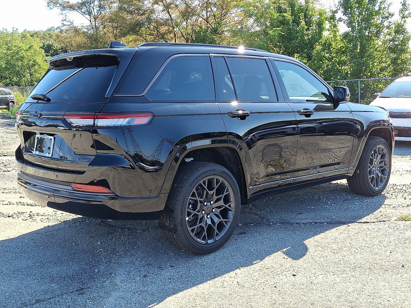 2027 Jeep Grand Cherokee Summit