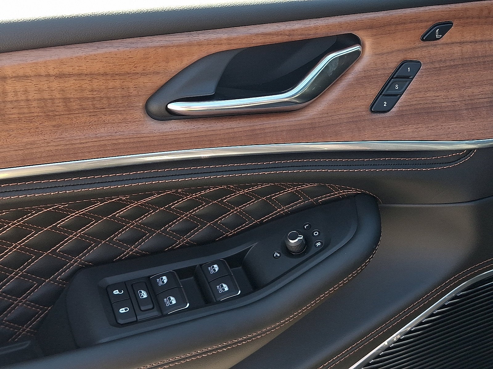 2027 Jeep Grand Cherokee Summit