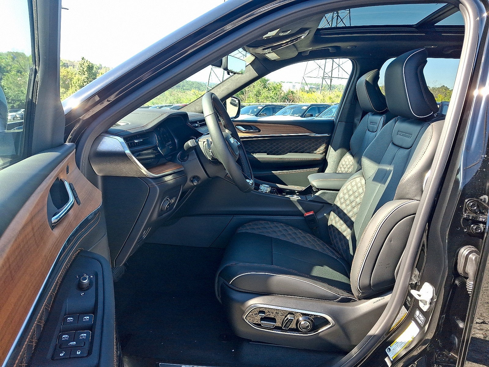 2027 Jeep Grand Cherokee Summit