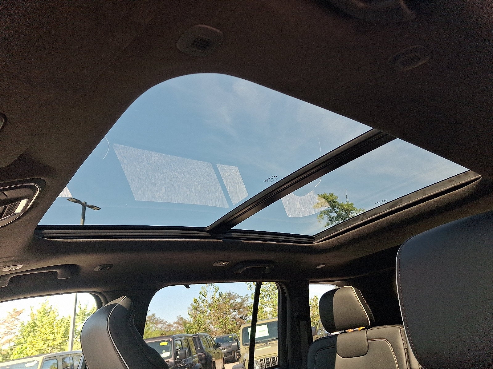 2027 Jeep Grand Cherokee Summit