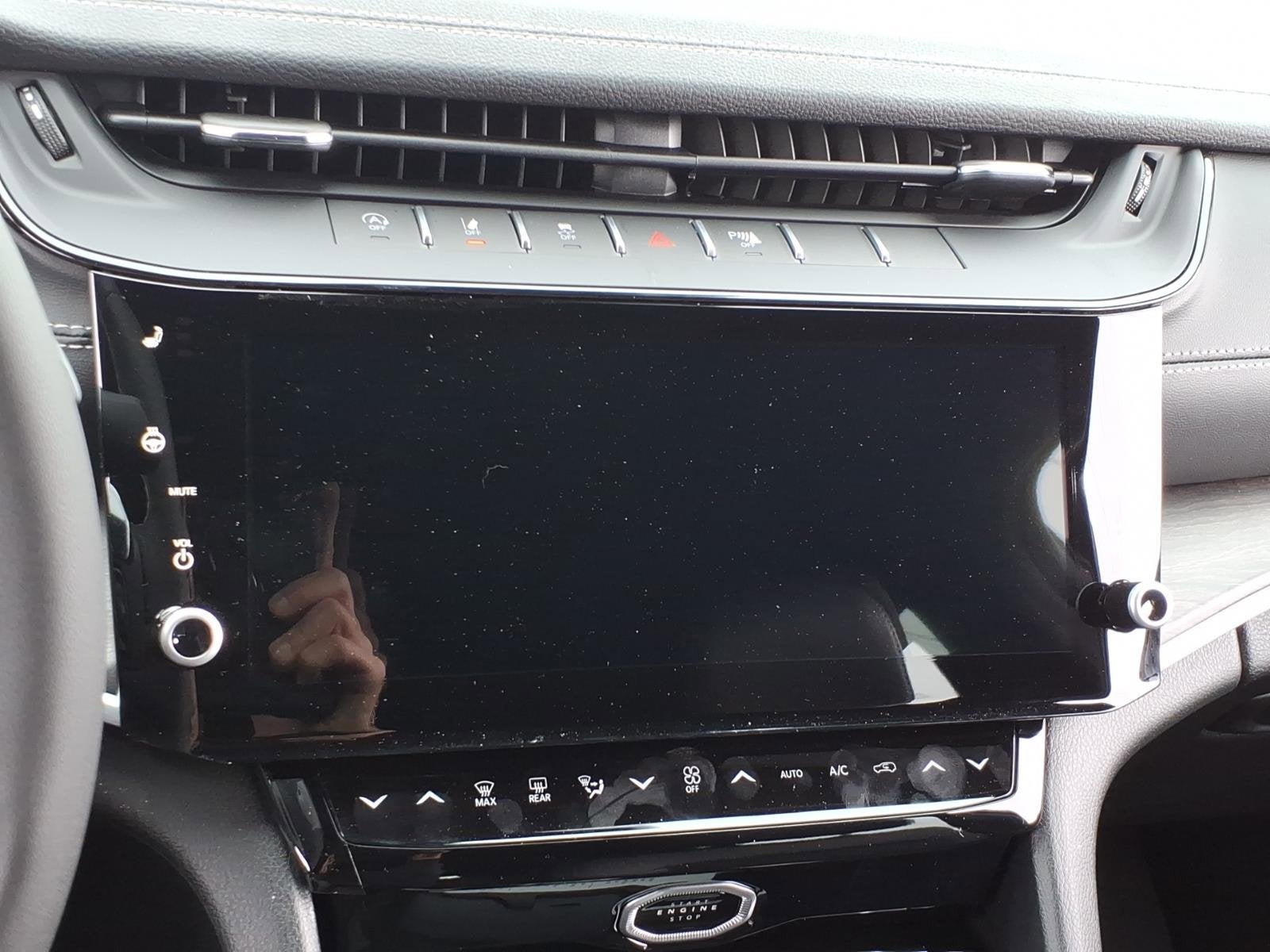 2026 Jeep Grand Cherokee L Laredo Altitude