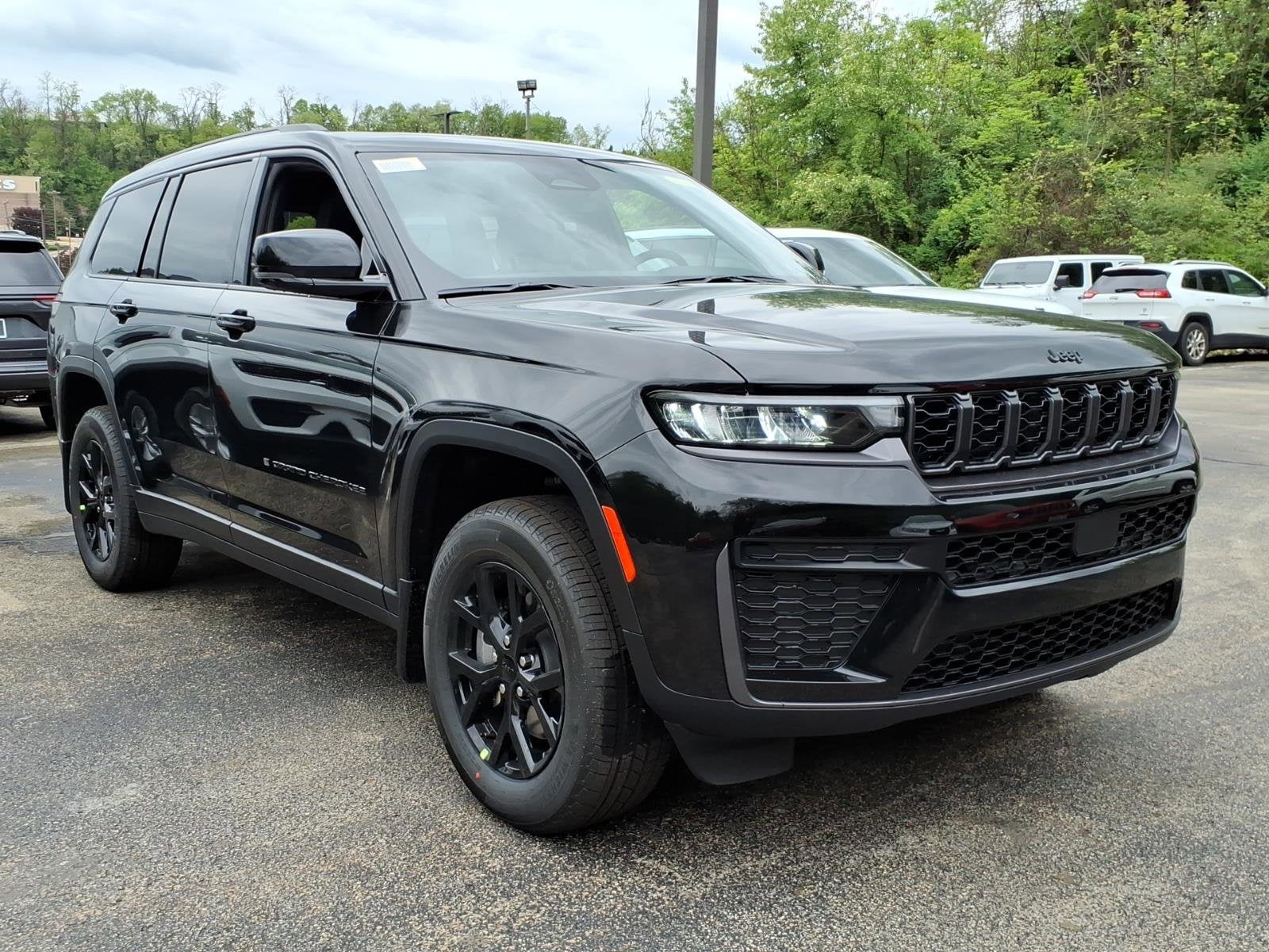 2026 Jeep Grand Cherokee L Laredo Altitude