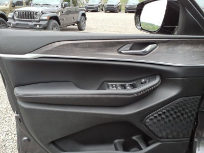 2026 Jeep Grand Cherokee L Laredo Altitude