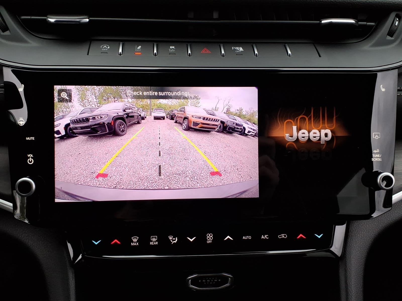 2026 Jeep Grand Cherokee L Laredo Altitude