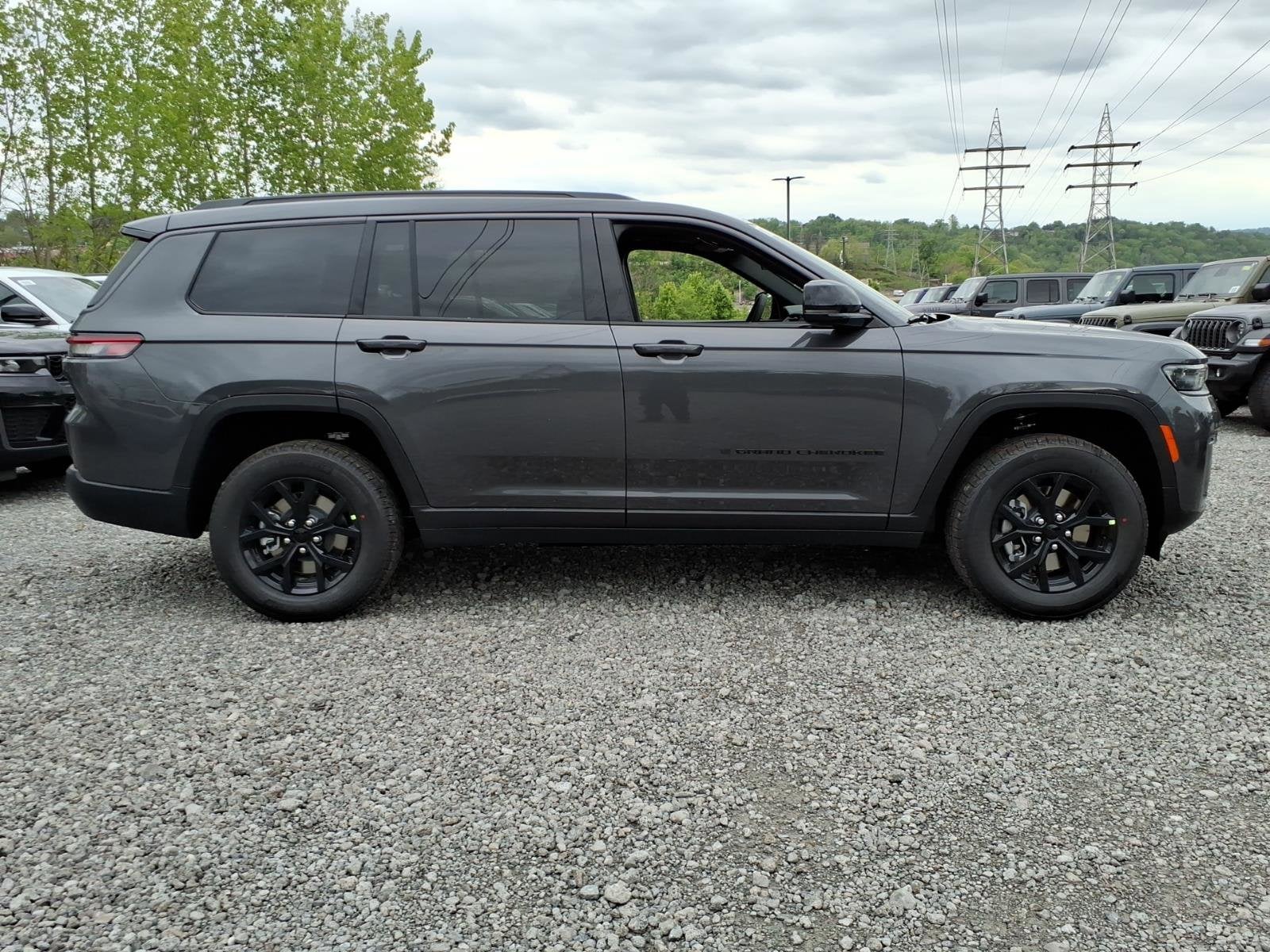 2026 Jeep Grand Cherokee L Laredo Altitude