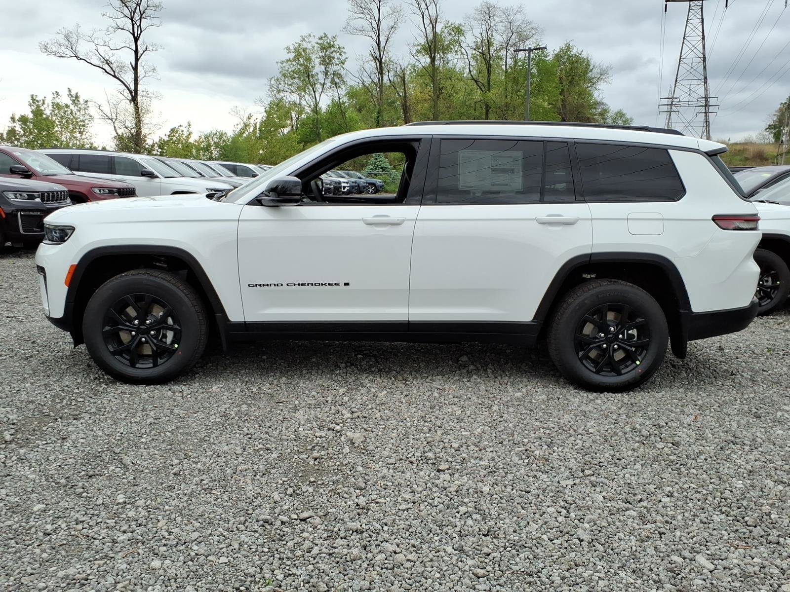 2026 Jeep Grand Cherokee L Laredo Altitude