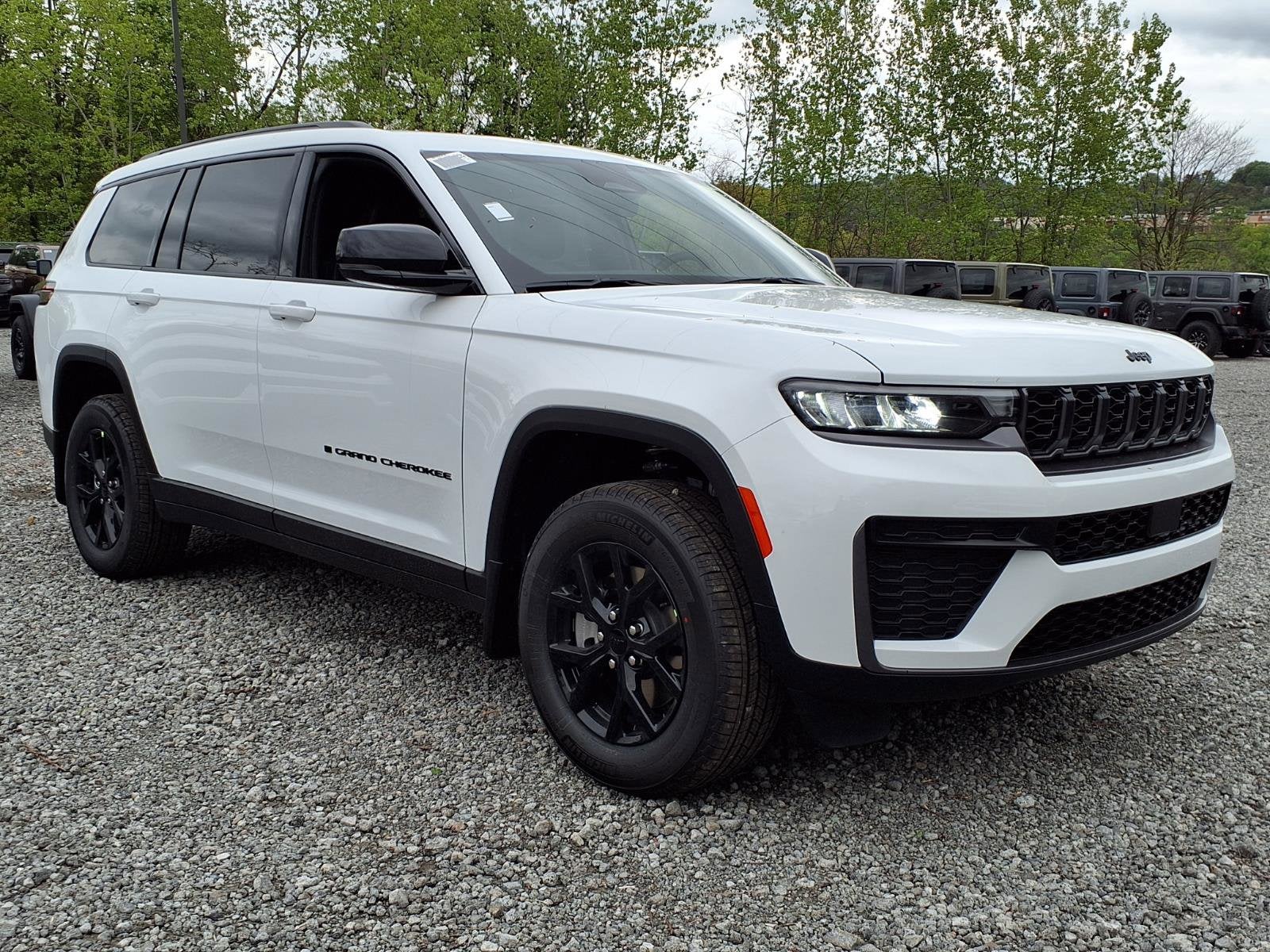 2026 Jeep Grand Cherokee L Laredo Altitude