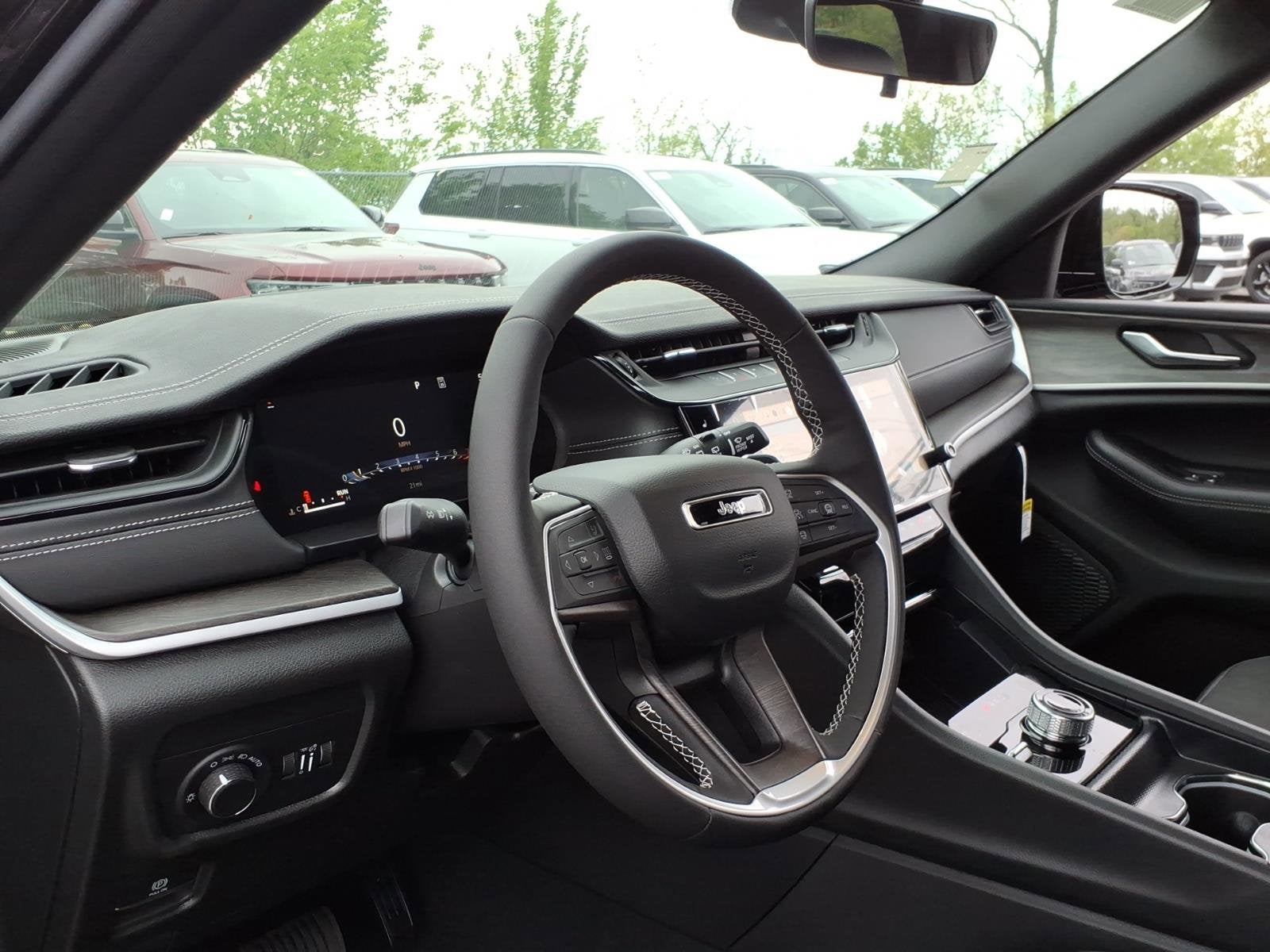 2026 Jeep Grand Cherokee L Laredo Altitude