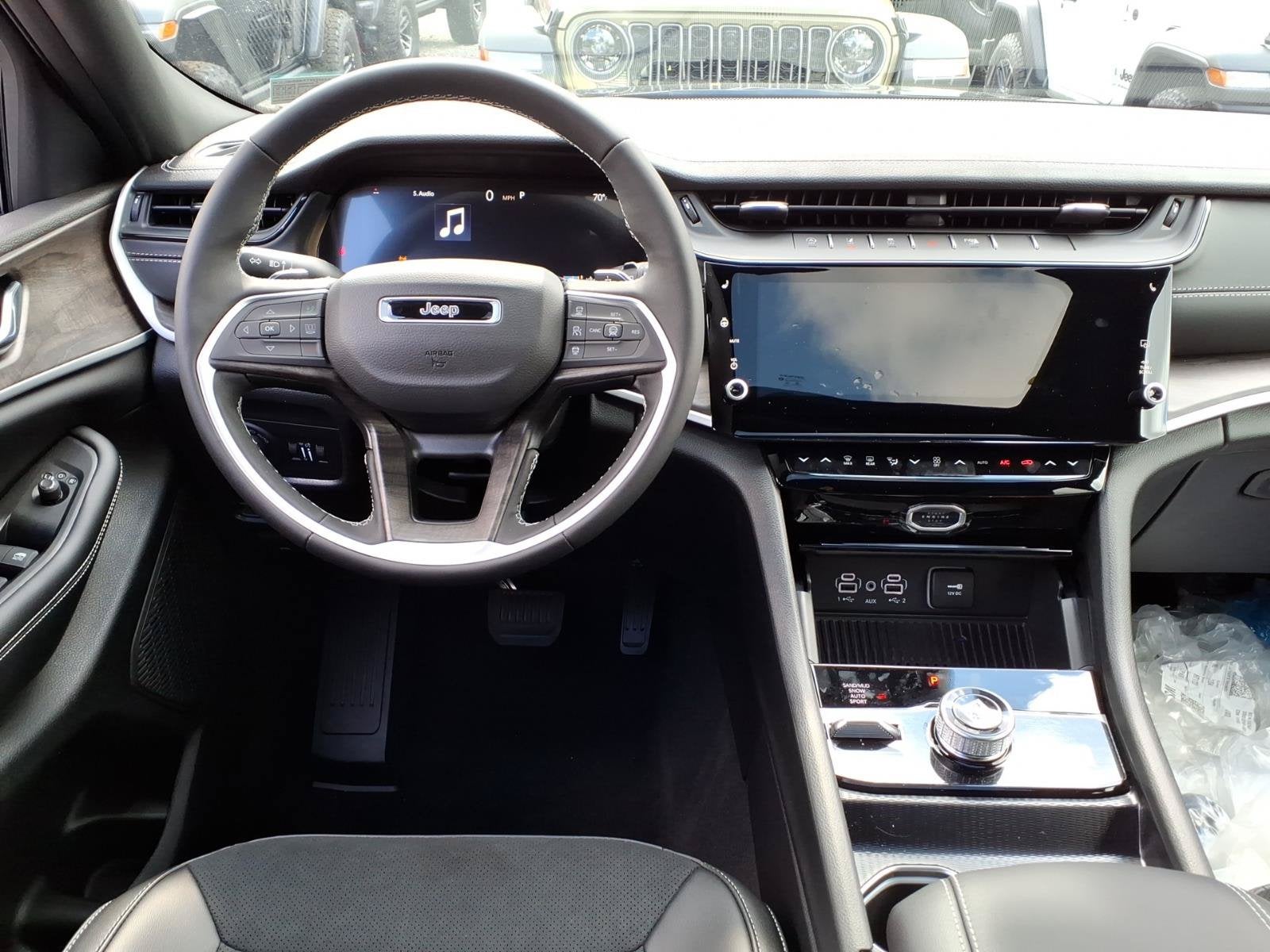 2026 Jeep Grand Cherokee L Laredo Altitude