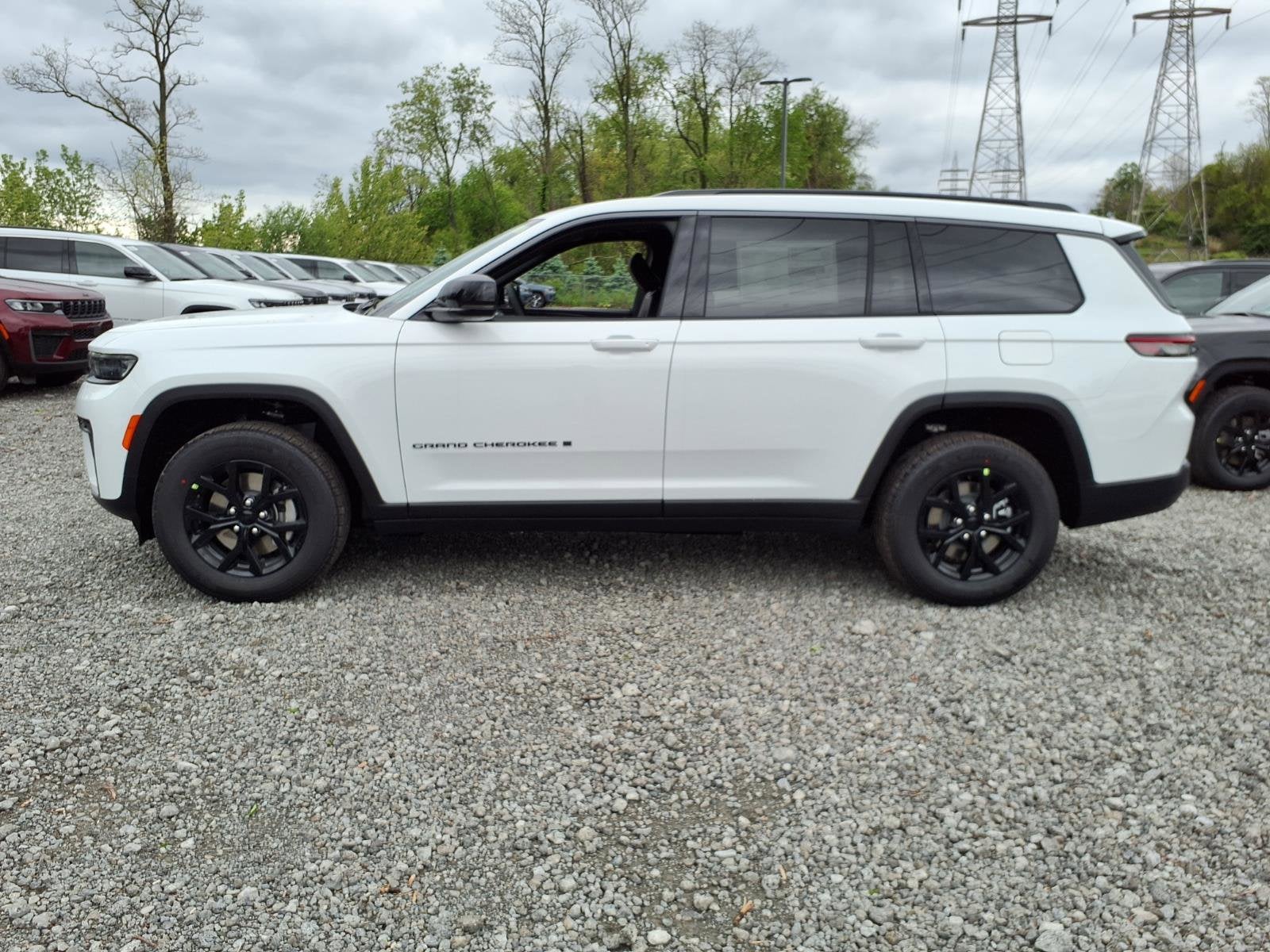 2026 Jeep Grand Cherokee L Laredo Altitude