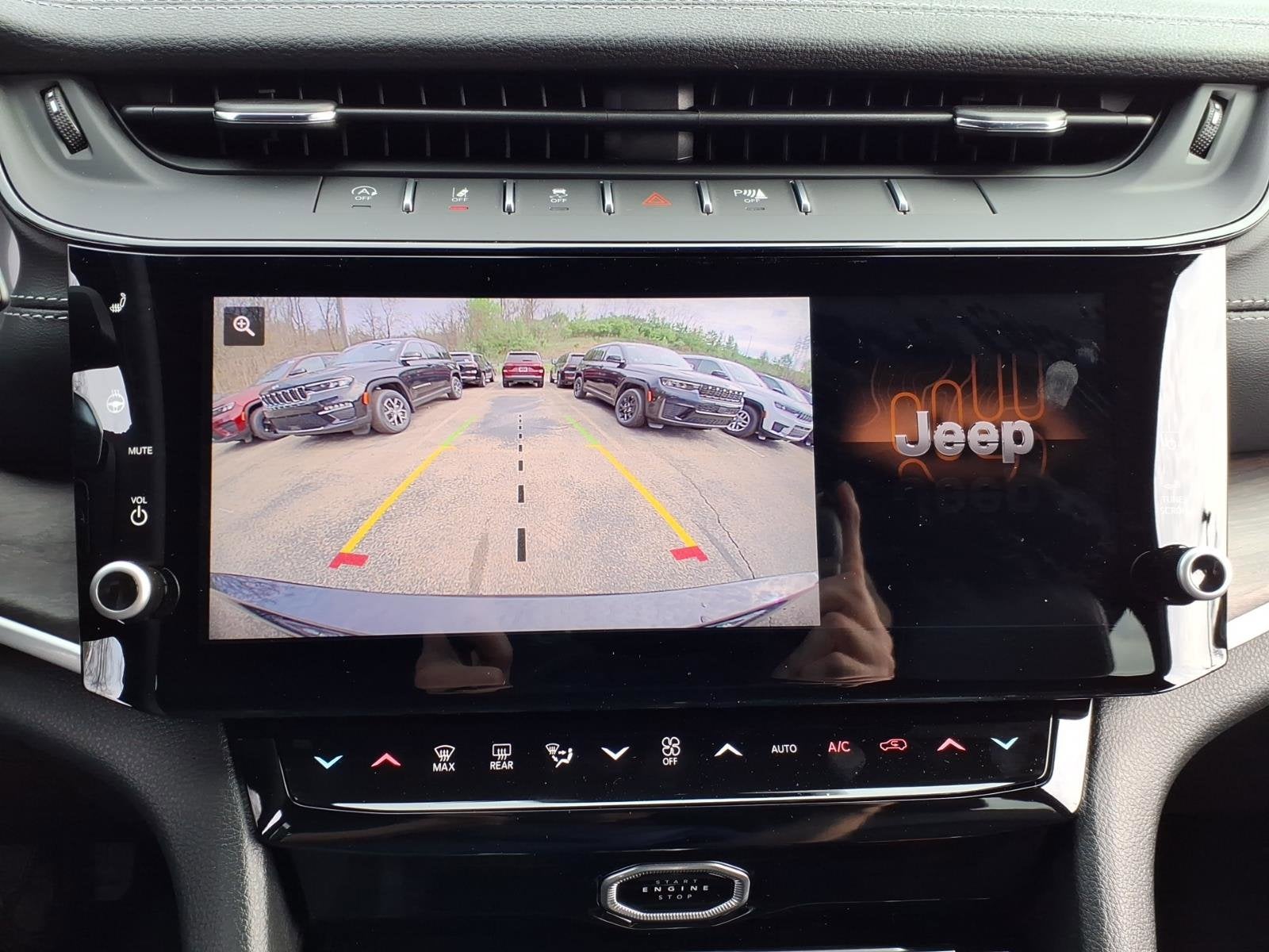 2026 Jeep Grand Cherokee L Laredo Altitude