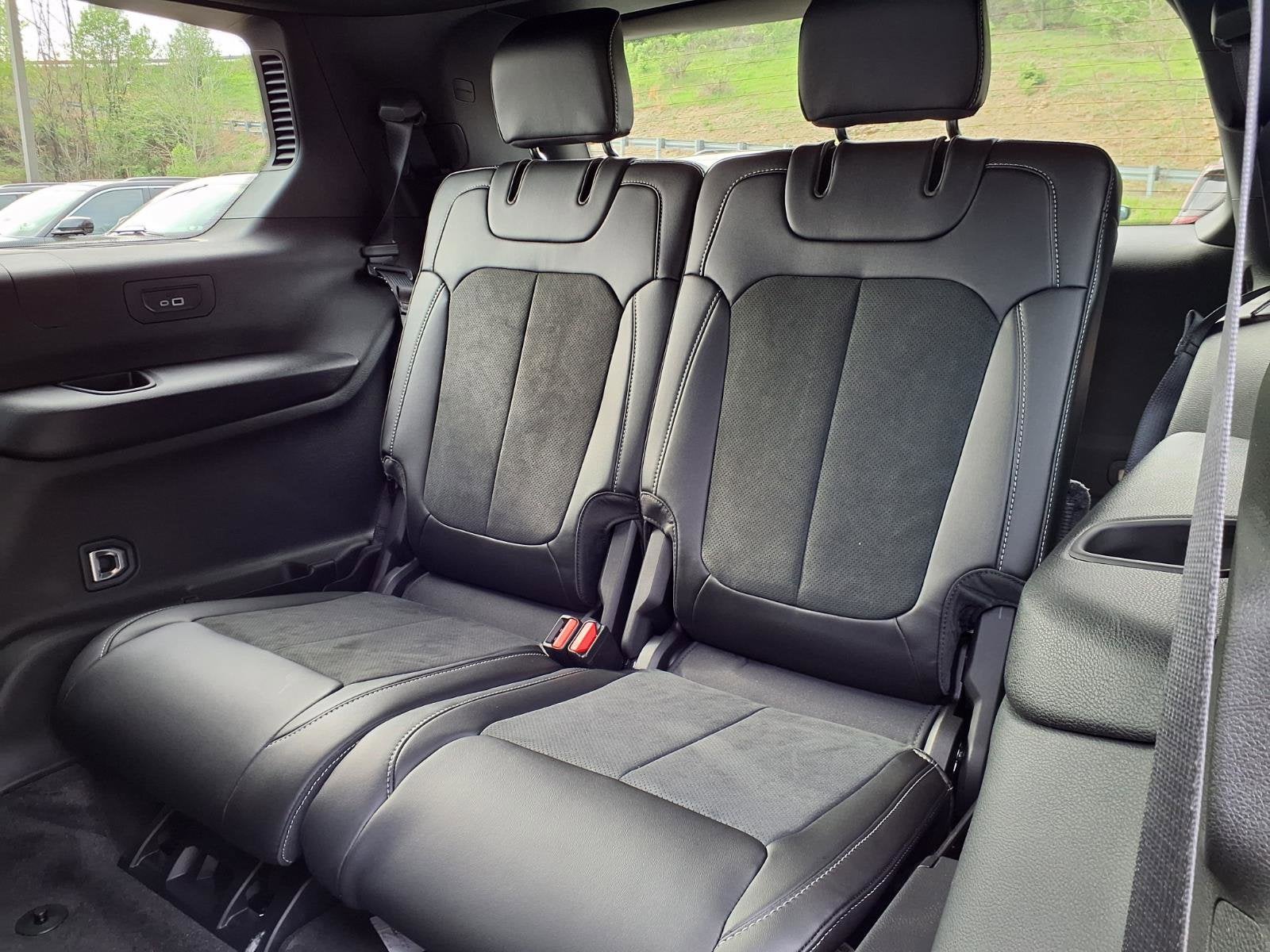 2026 Jeep Grand Cherokee L Laredo Altitude