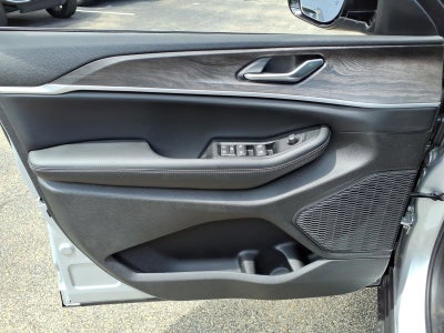 2026 Jeep Grand Cherokee L Laredo Altitude