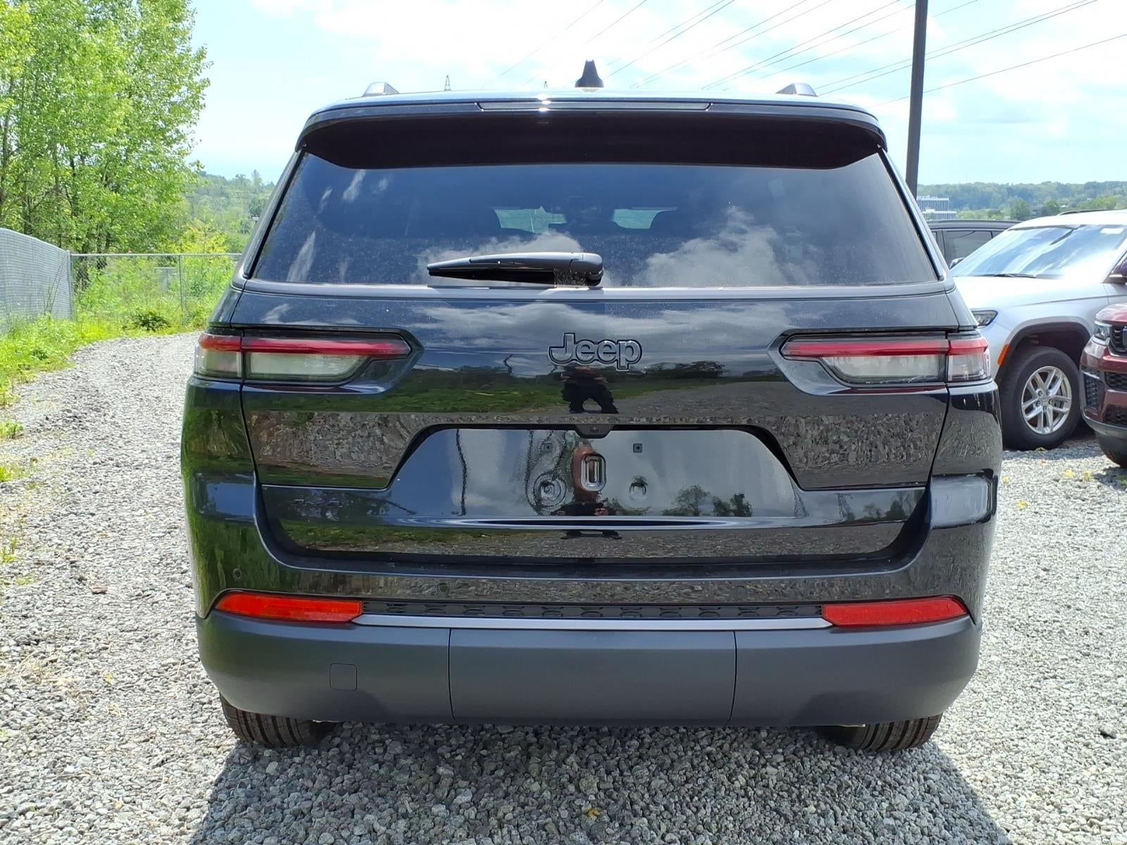 2026 Jeep Grand Cherokee L Laredo Altitude