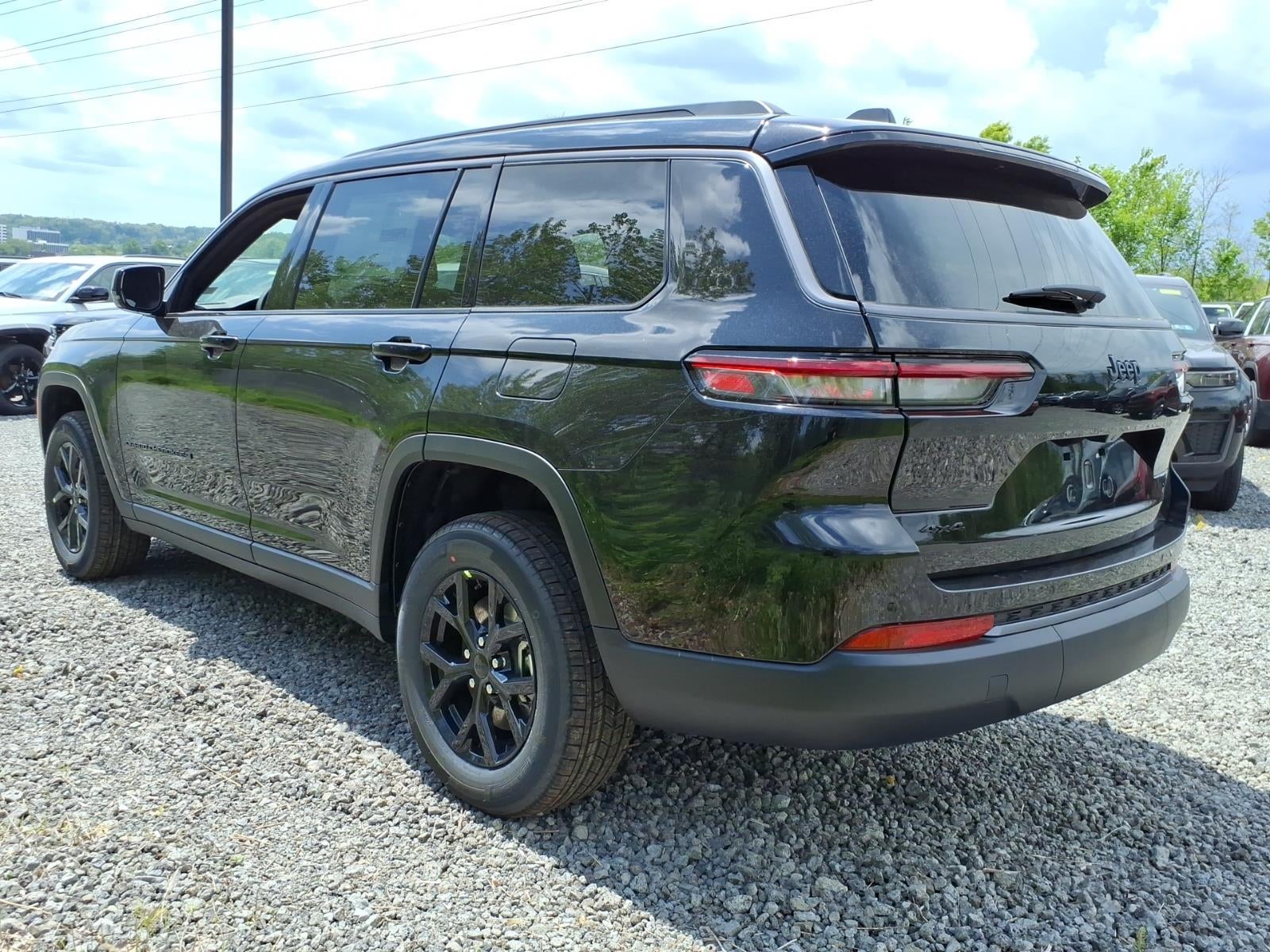 2026 Jeep Grand Cherokee L Laredo Altitude