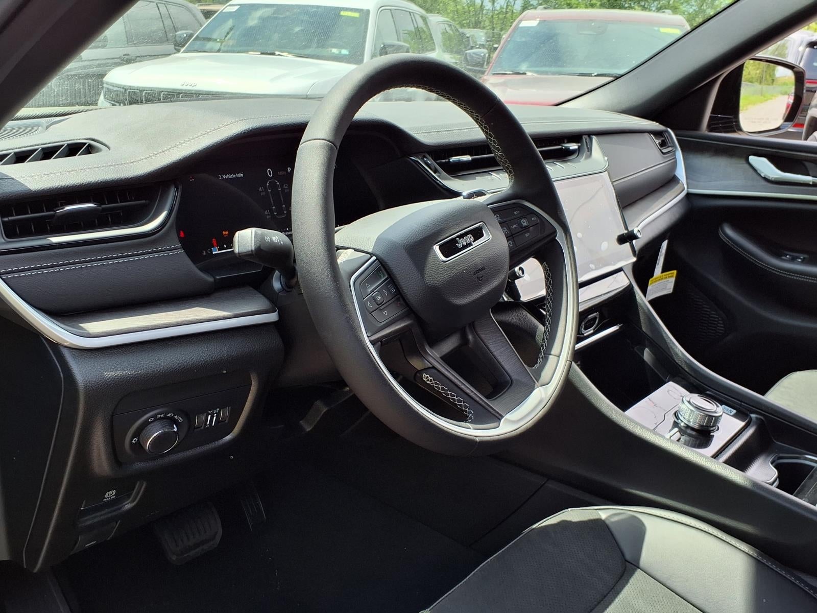 2026 Jeep Grand Cherokee L Laredo Altitude