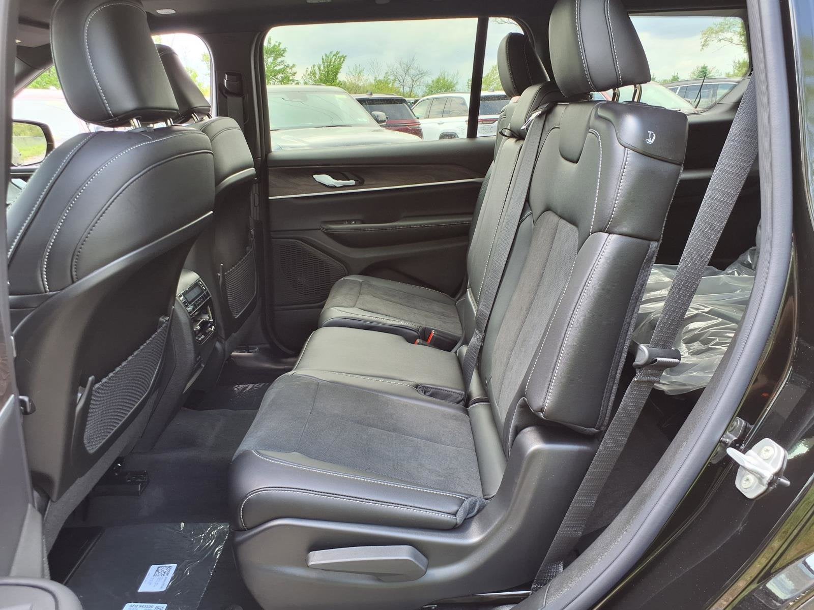 2026 Jeep Grand Cherokee L Laredo Altitude