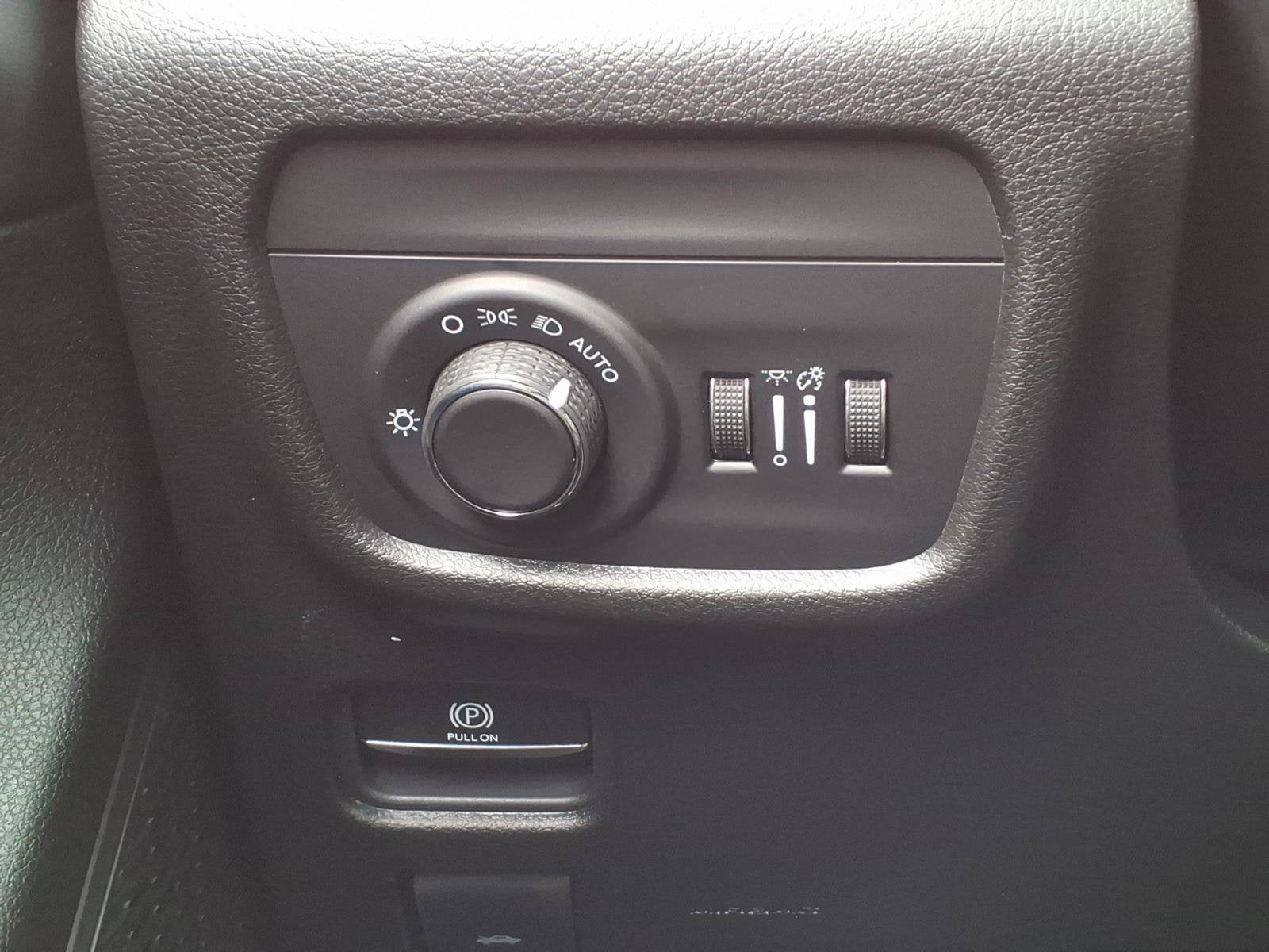 2026 Jeep Grand Cherokee L Laredo Altitude