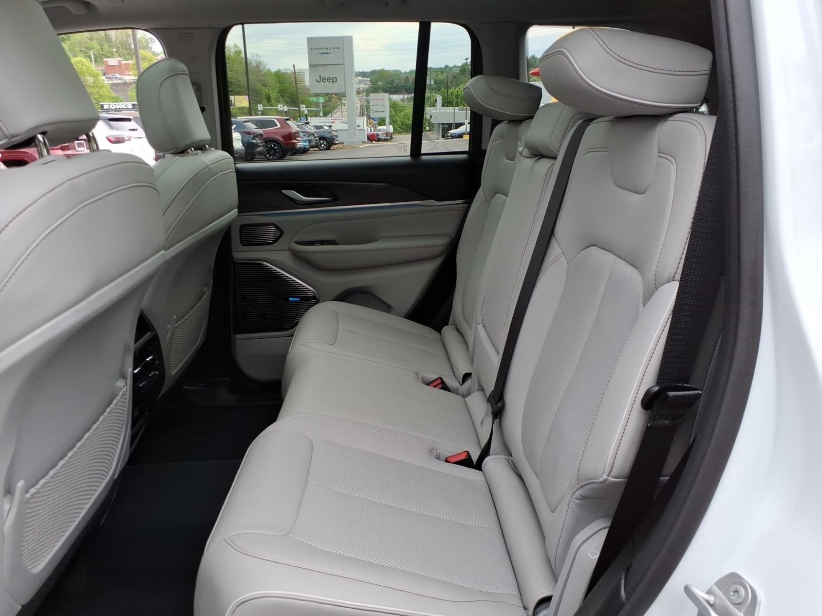 2022 Jeep Grand Cherokee 4xe Overland