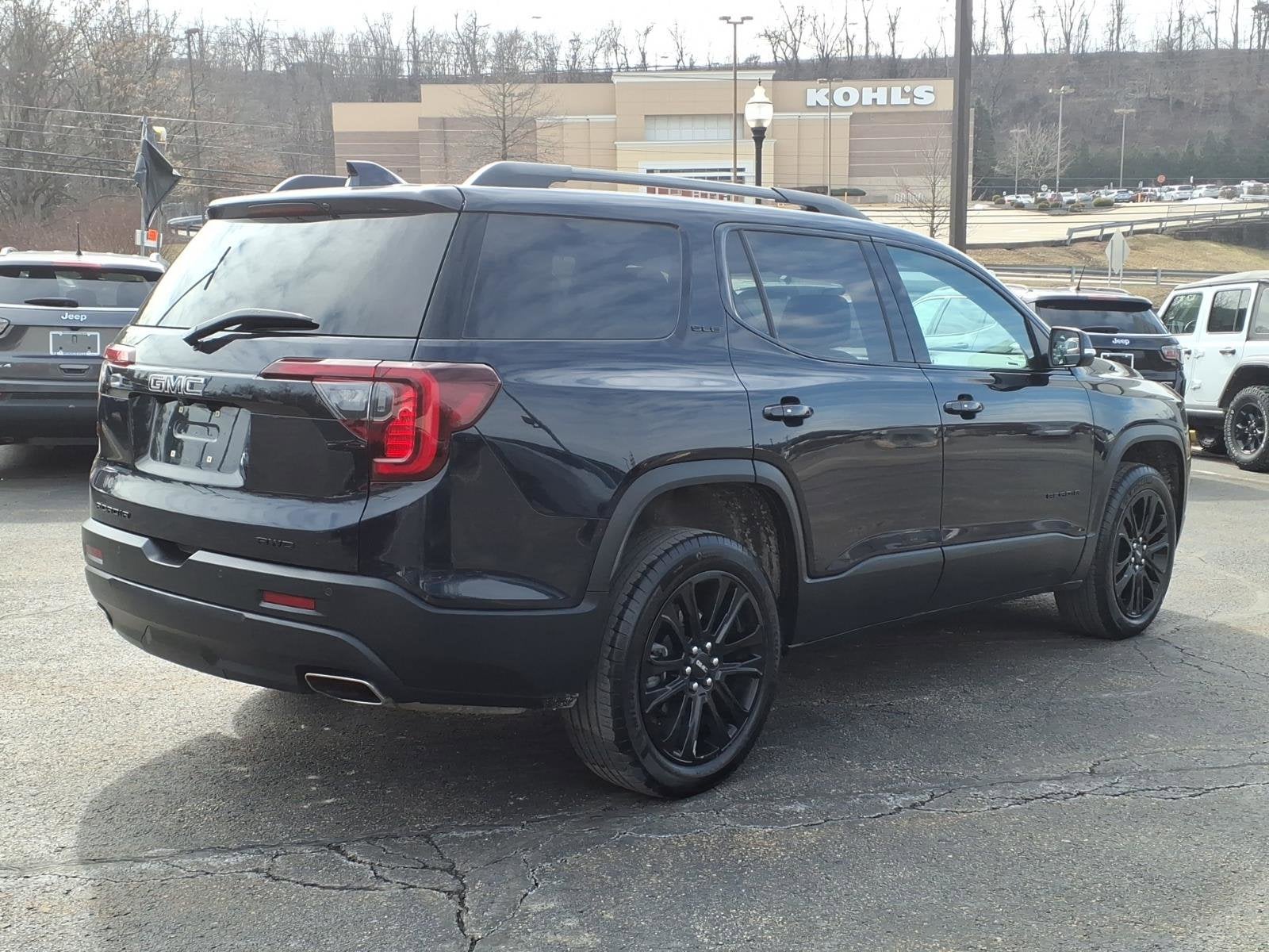 2022 GMC Acadia SLE