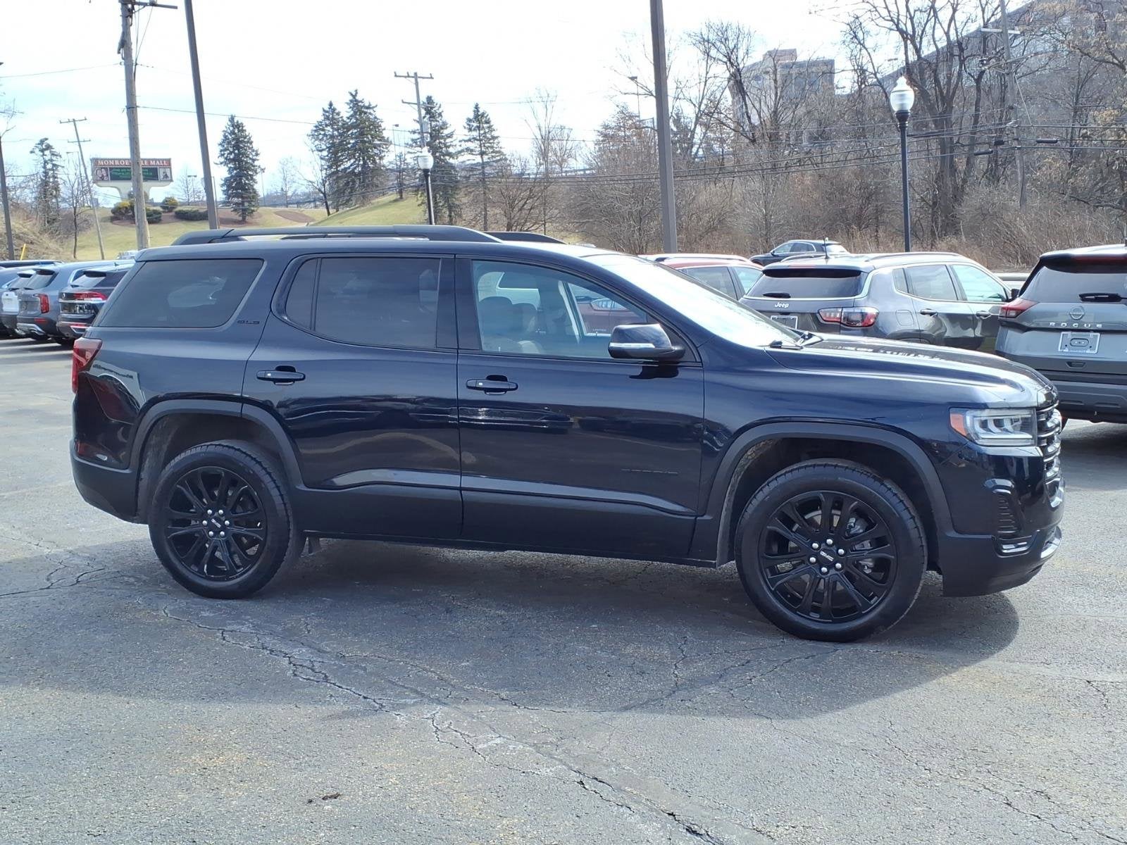 2022 GMC Acadia SLE