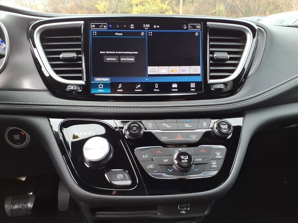 2026 Chrysler Pacifica Select