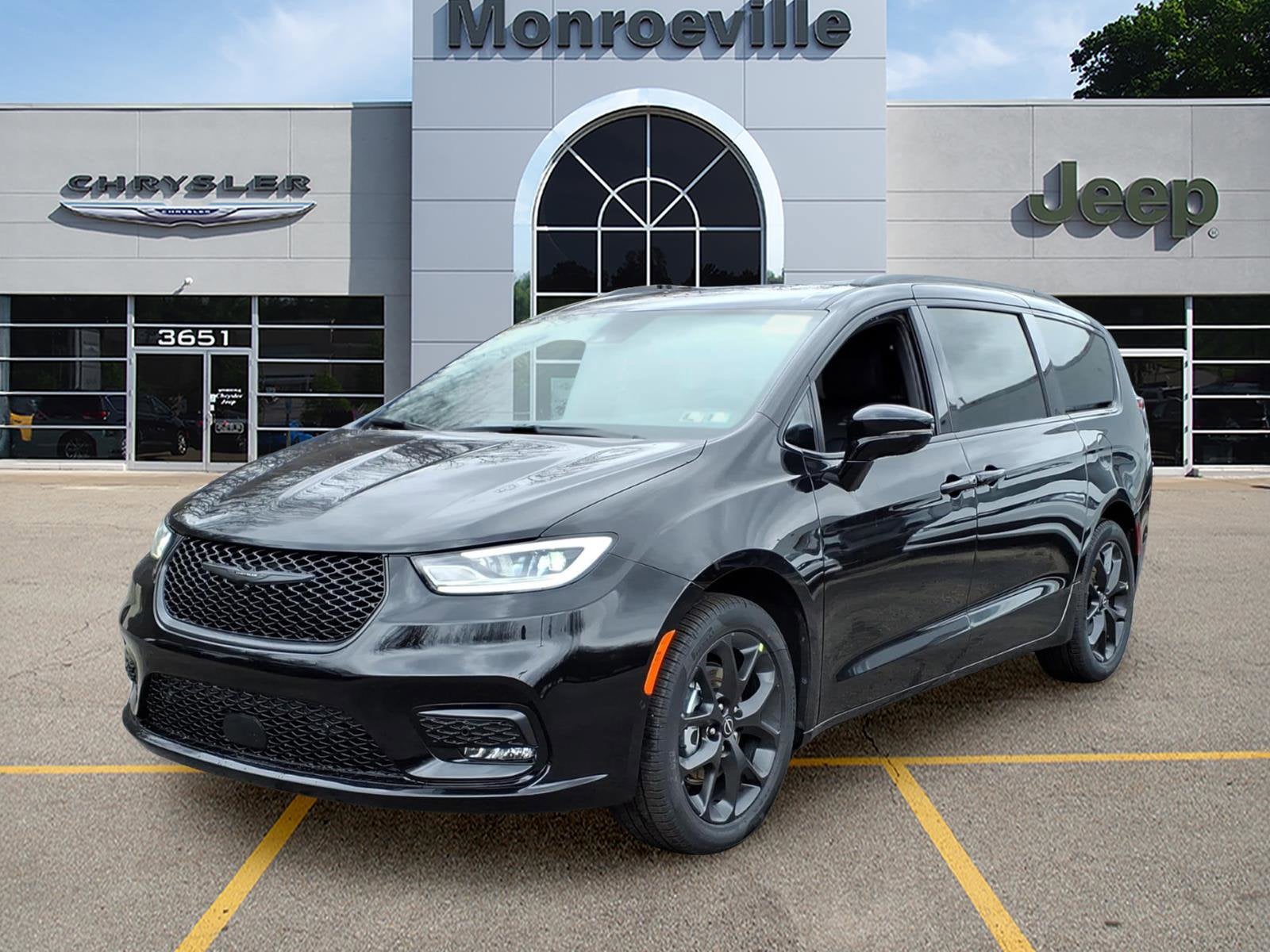 2026 Chrysler Pacifica Select