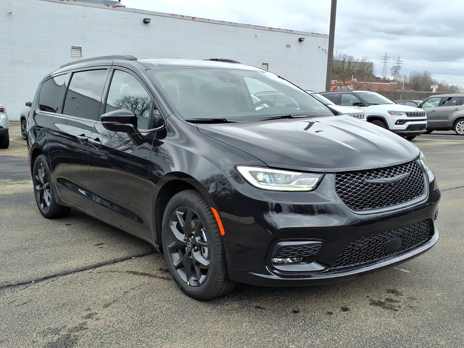 2026 Chrysler Pacifica Select