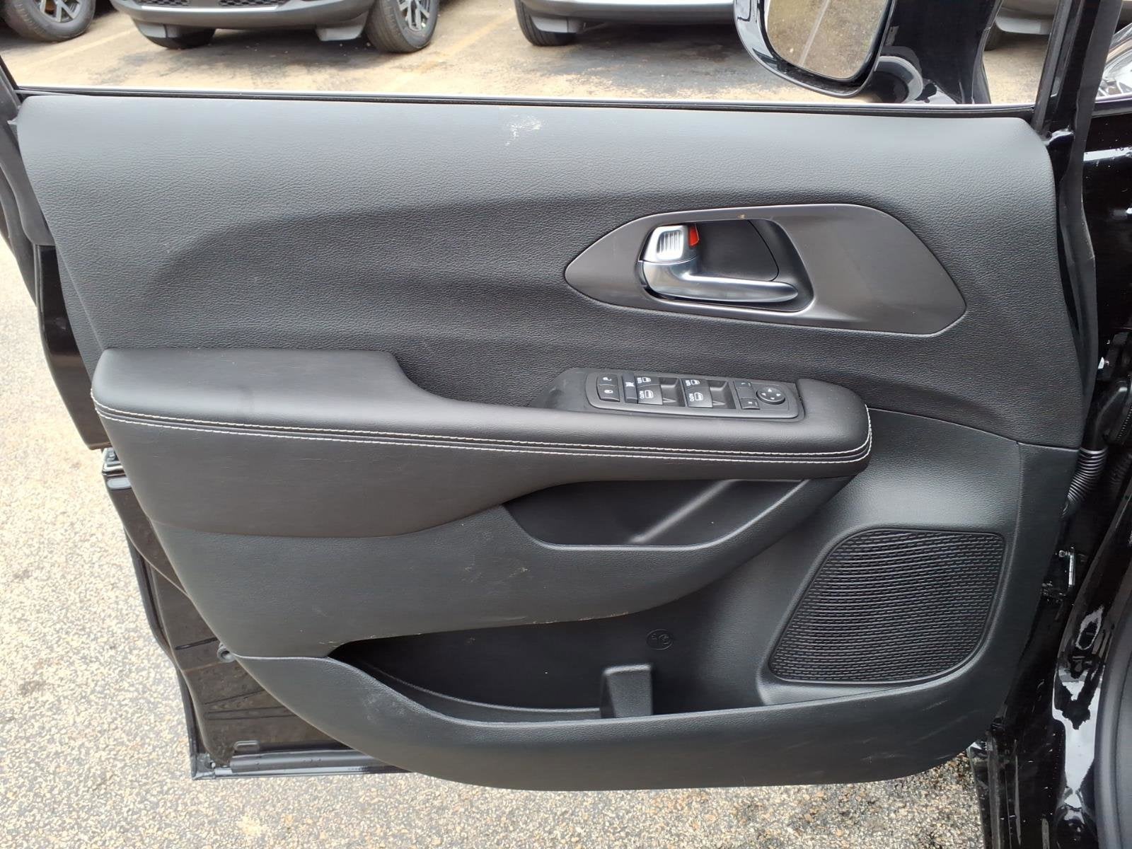 2026 Chrysler Voyager LX