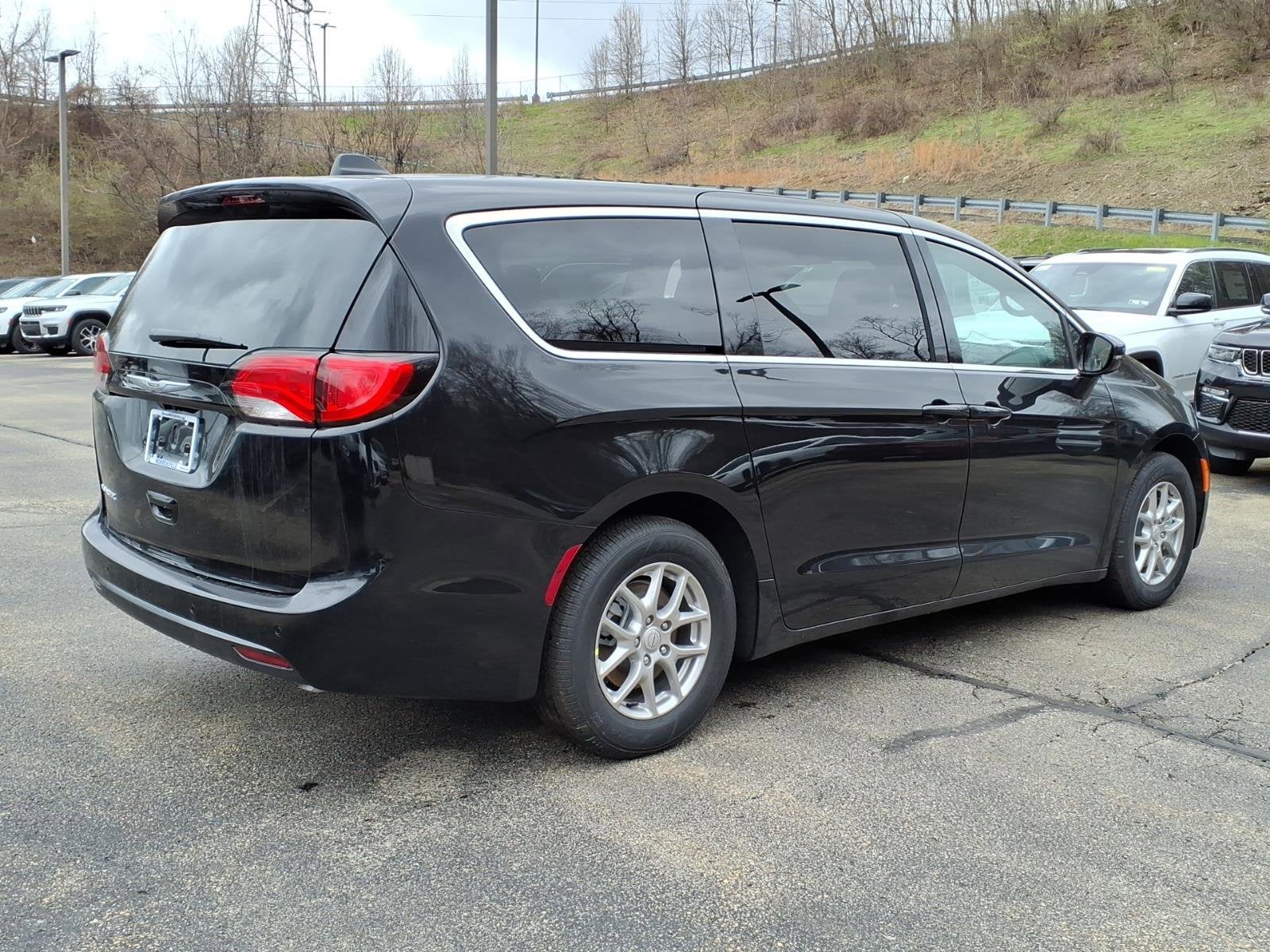2026 Chrysler Voyager LX