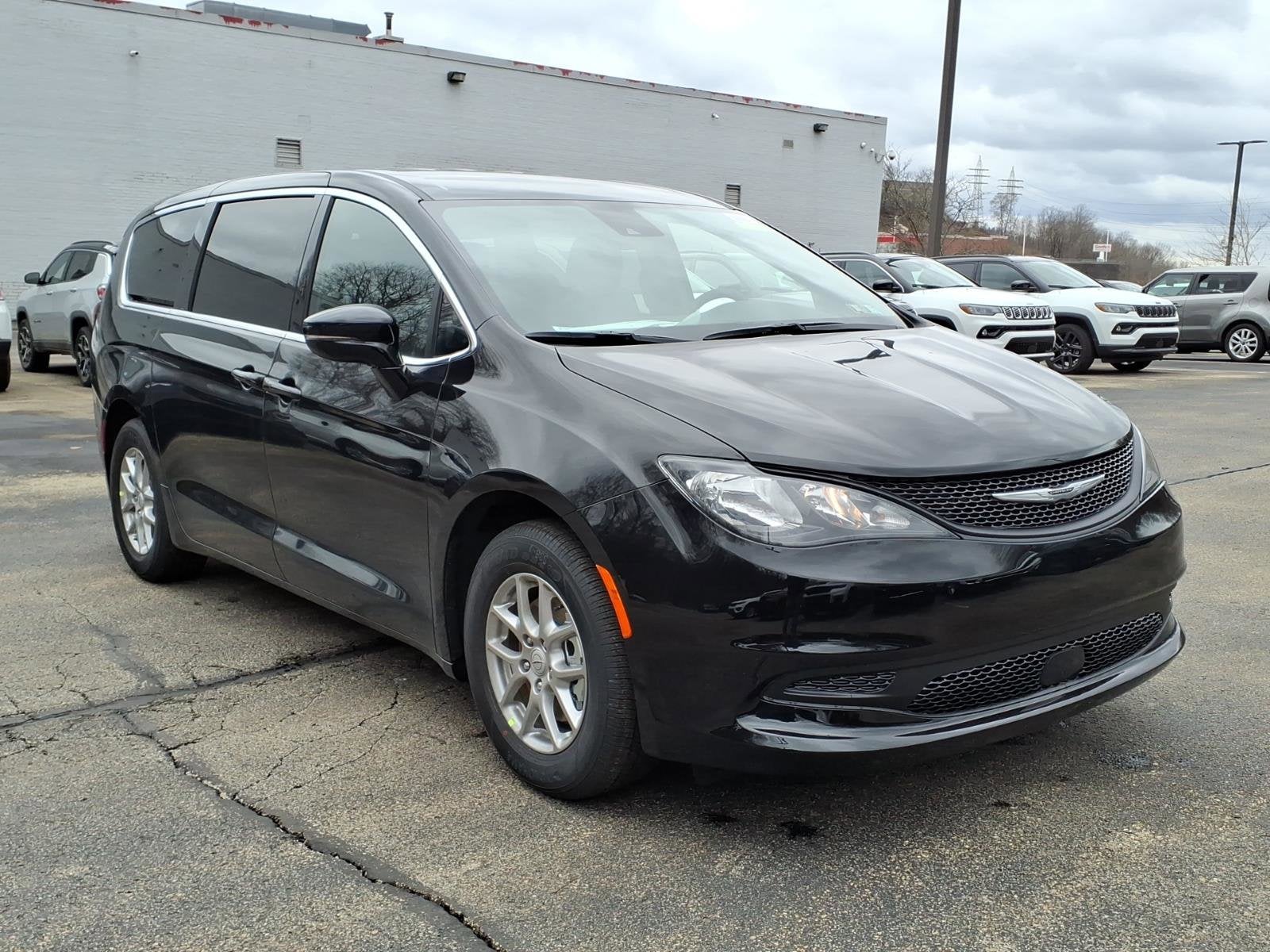 2026 Chrysler Voyager LX