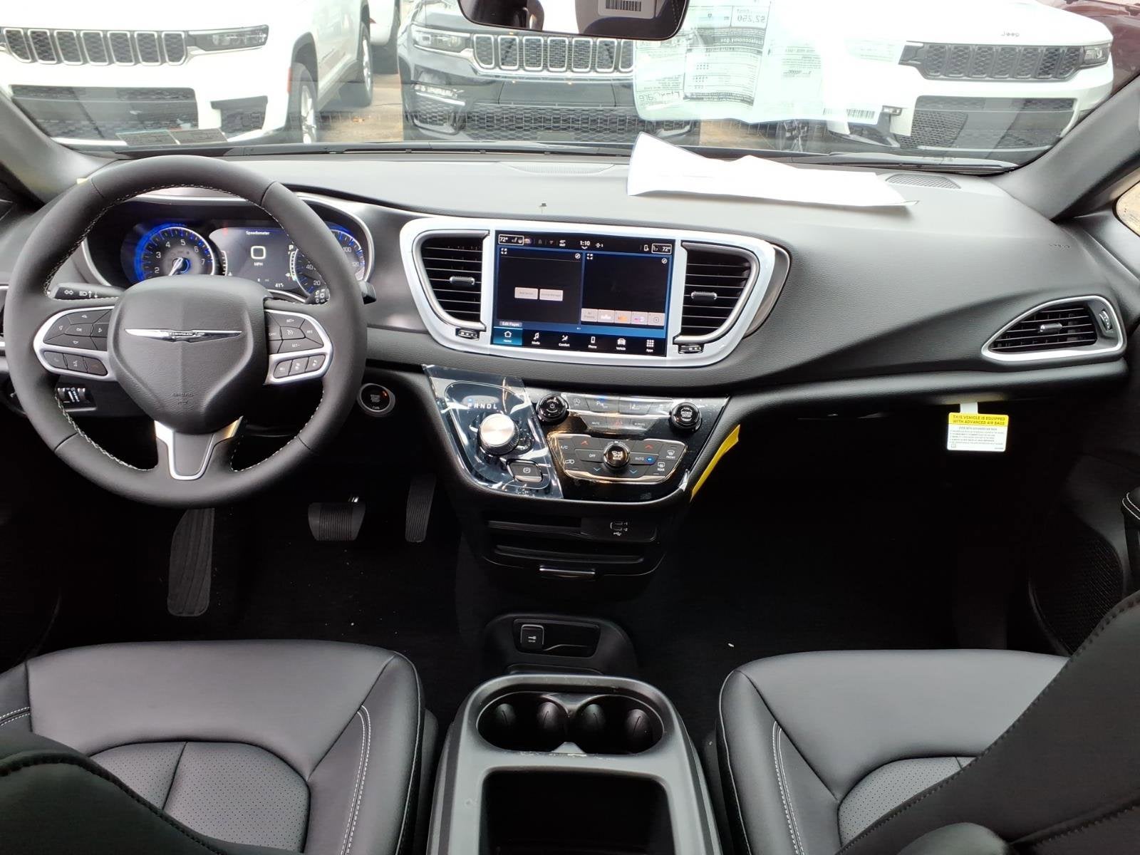 2026 Chrysler Voyager LX