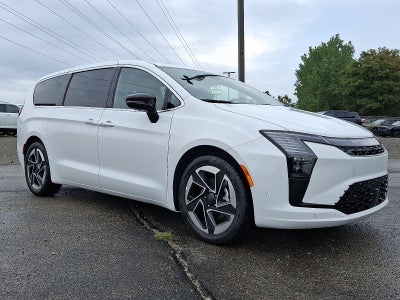 2027 Chrysler Pacifica Limited