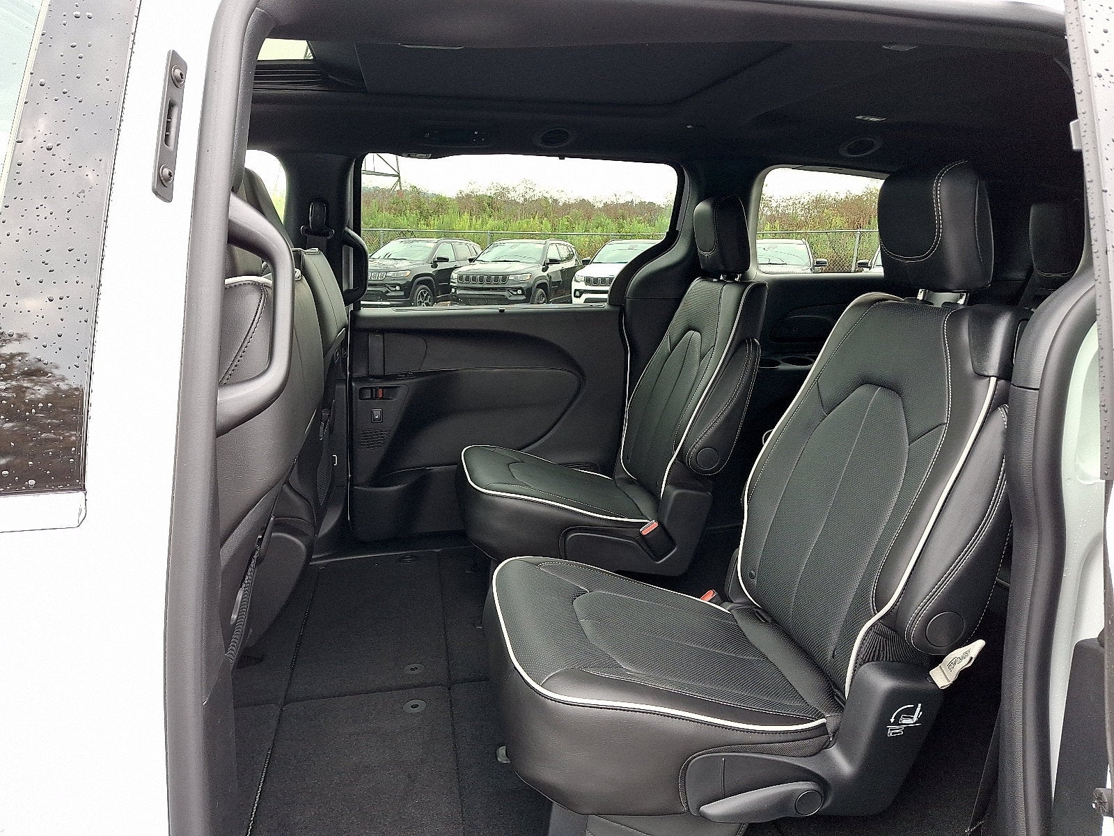 2027 Chrysler Pacifica Limited