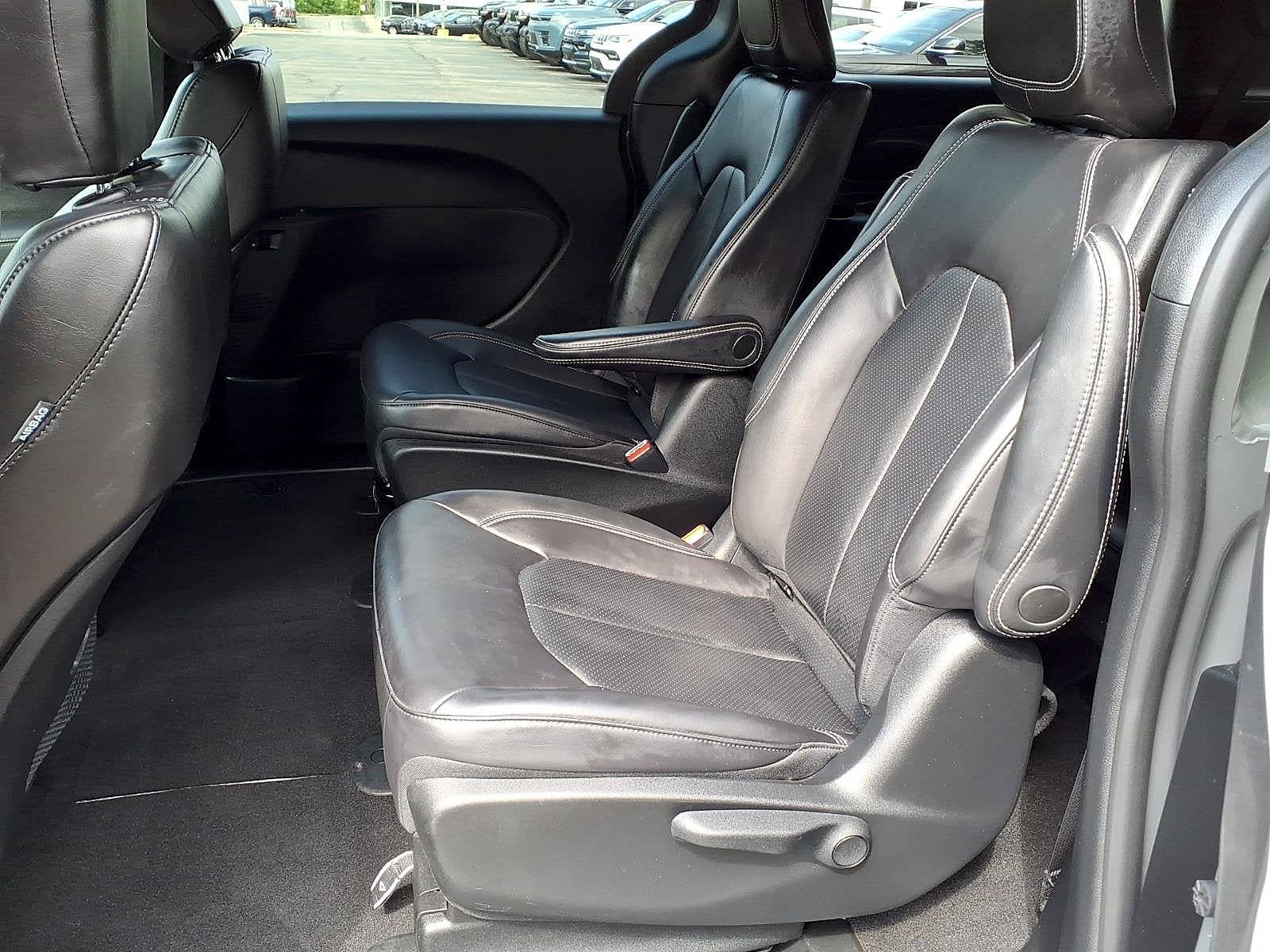 2023 Chrysler Pacifica Hybrid Touring L