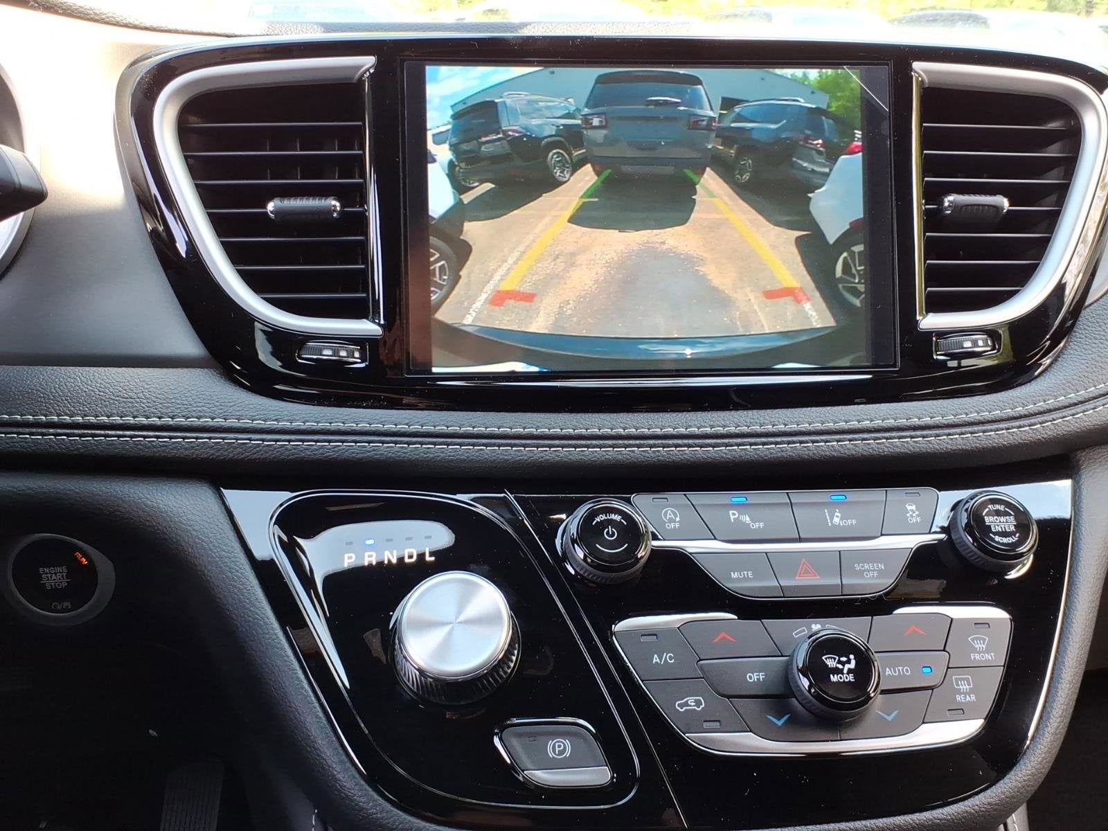 2027 Chrysler Pacifica Limited