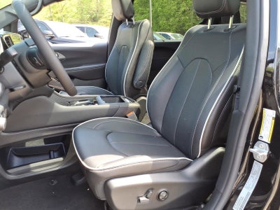 2027 Chrysler Pacifica Limited