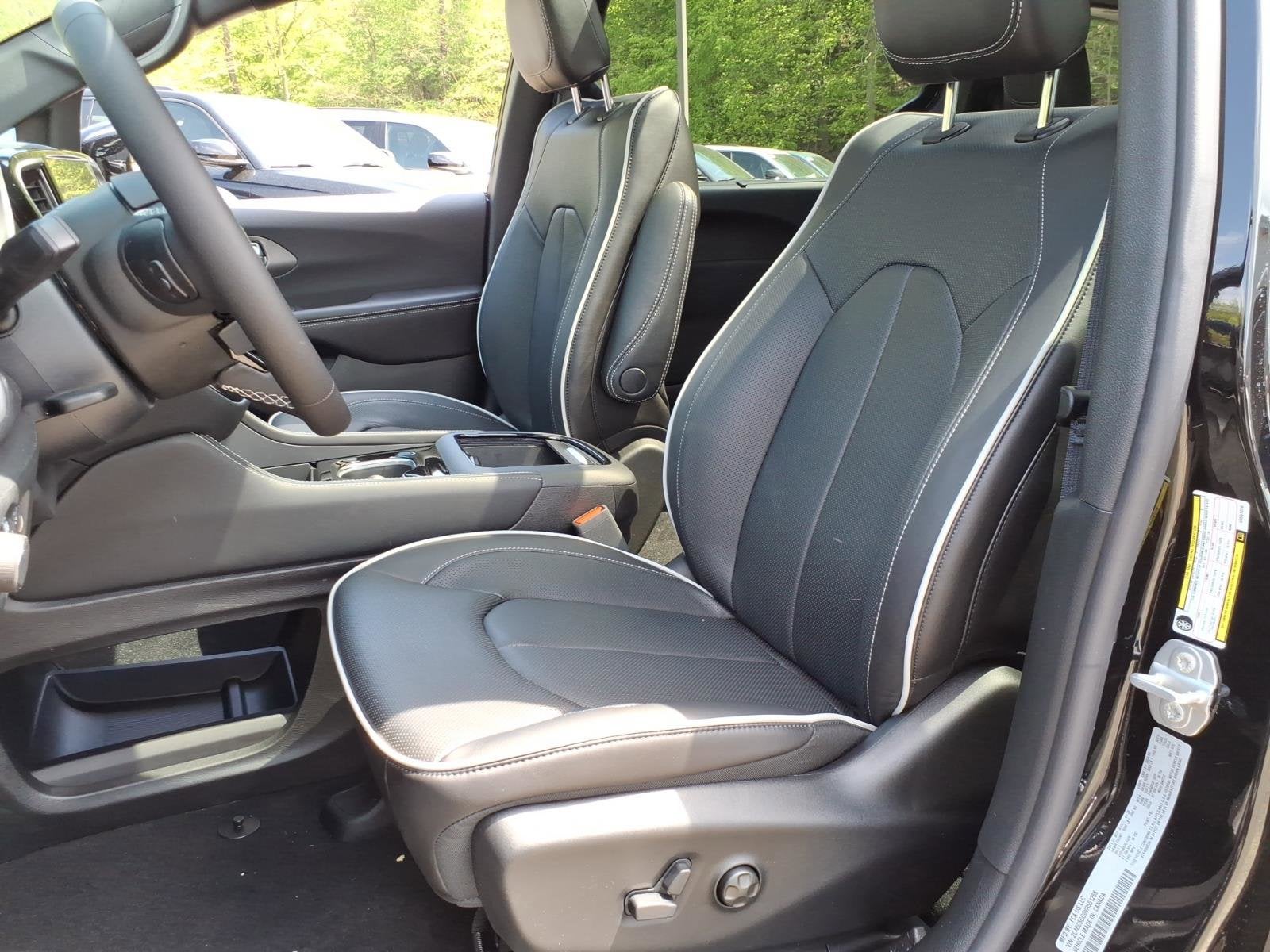 2027 Chrysler Pacifica Limited