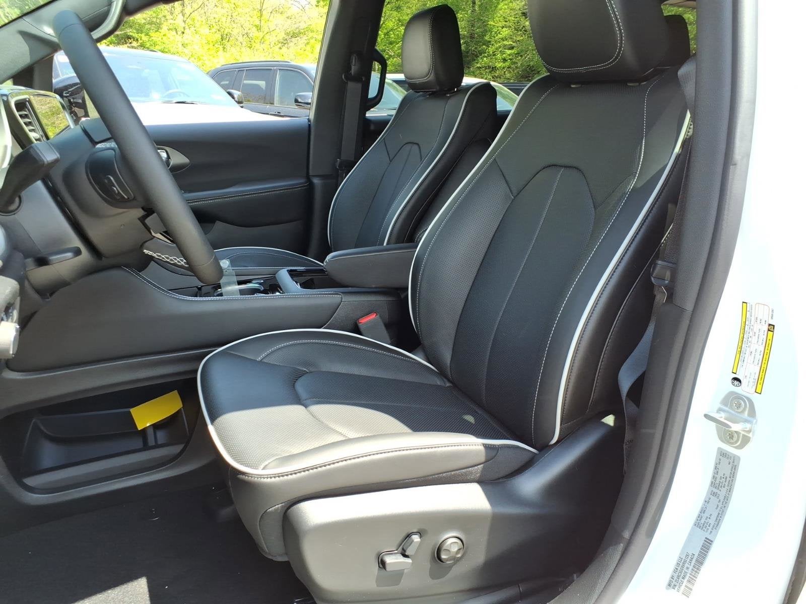 2027 Chrysler Pacifica Limited
