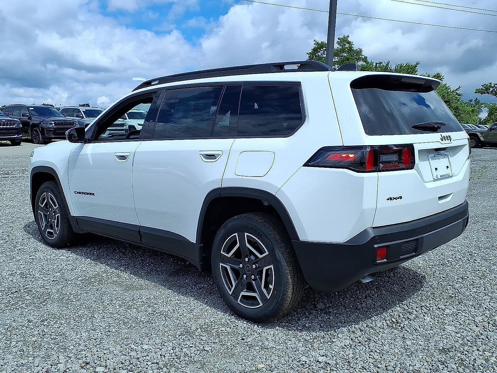 2026 Jeep Cherokee Laredo