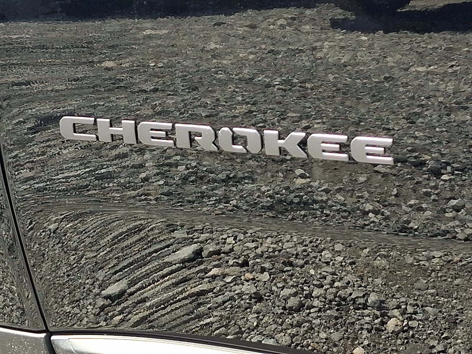 2026 Jeep Cherokee Hybrid Overland
