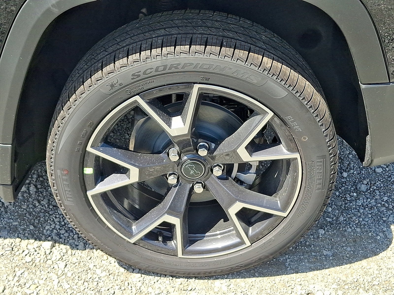2026 Jeep Cherokee Hybrid Overland