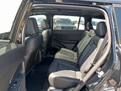 2026 Jeep Cherokee Hybrid Overland