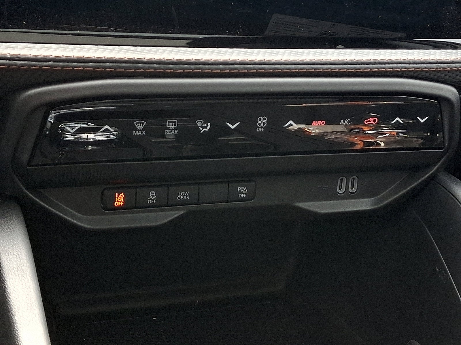2026 Jeep Cherokee Hybrid Overland