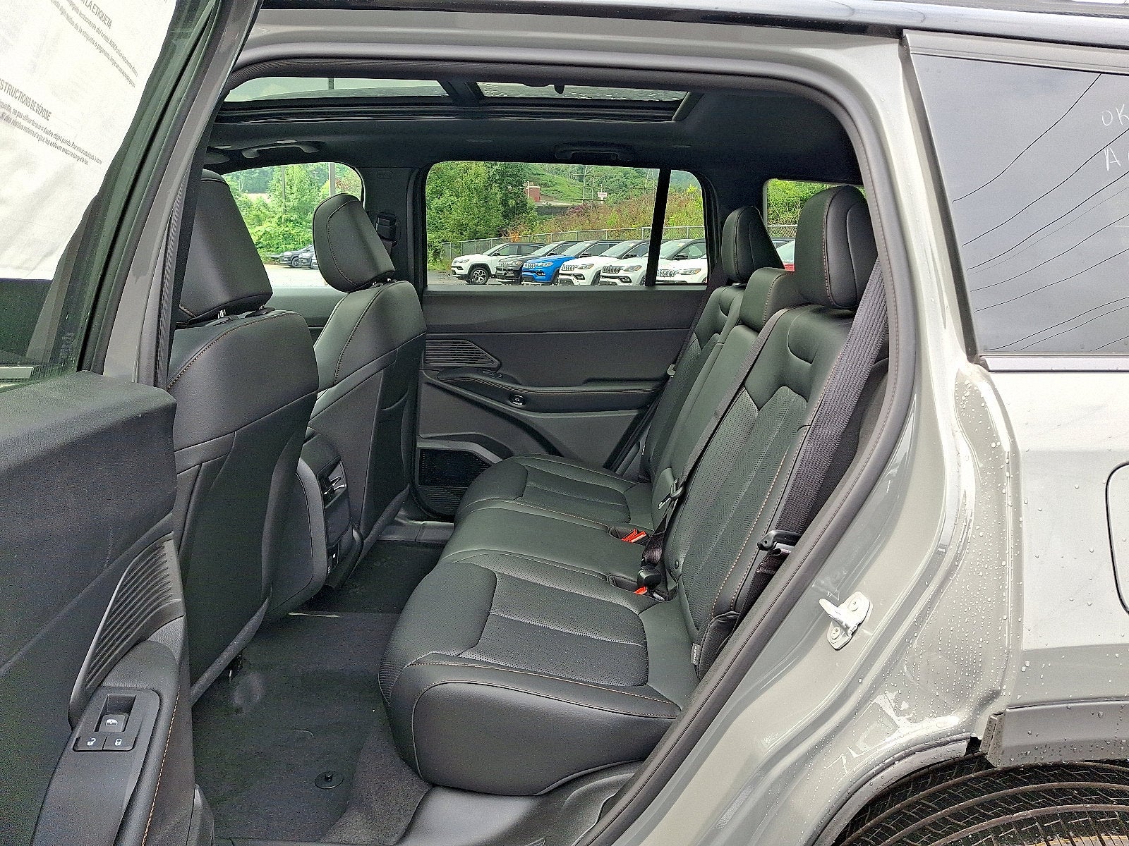 2026 Jeep Cherokee Hybrid Overland