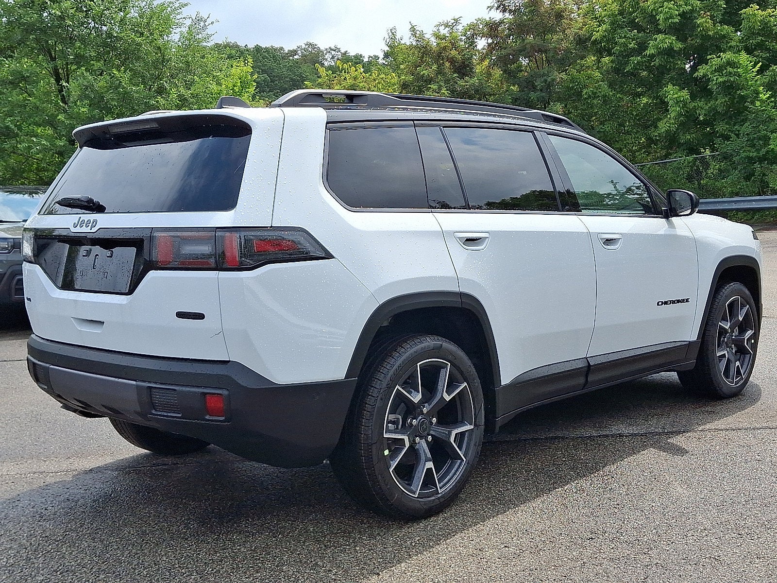 2026 Jeep Cherokee Hybrid Overland